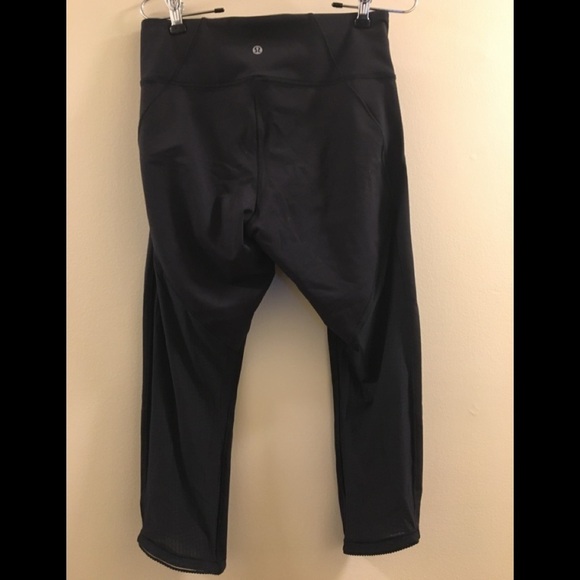 11.Lululemon Deep Breath Crop (21" ) Black 8 - Picture 7 of 8